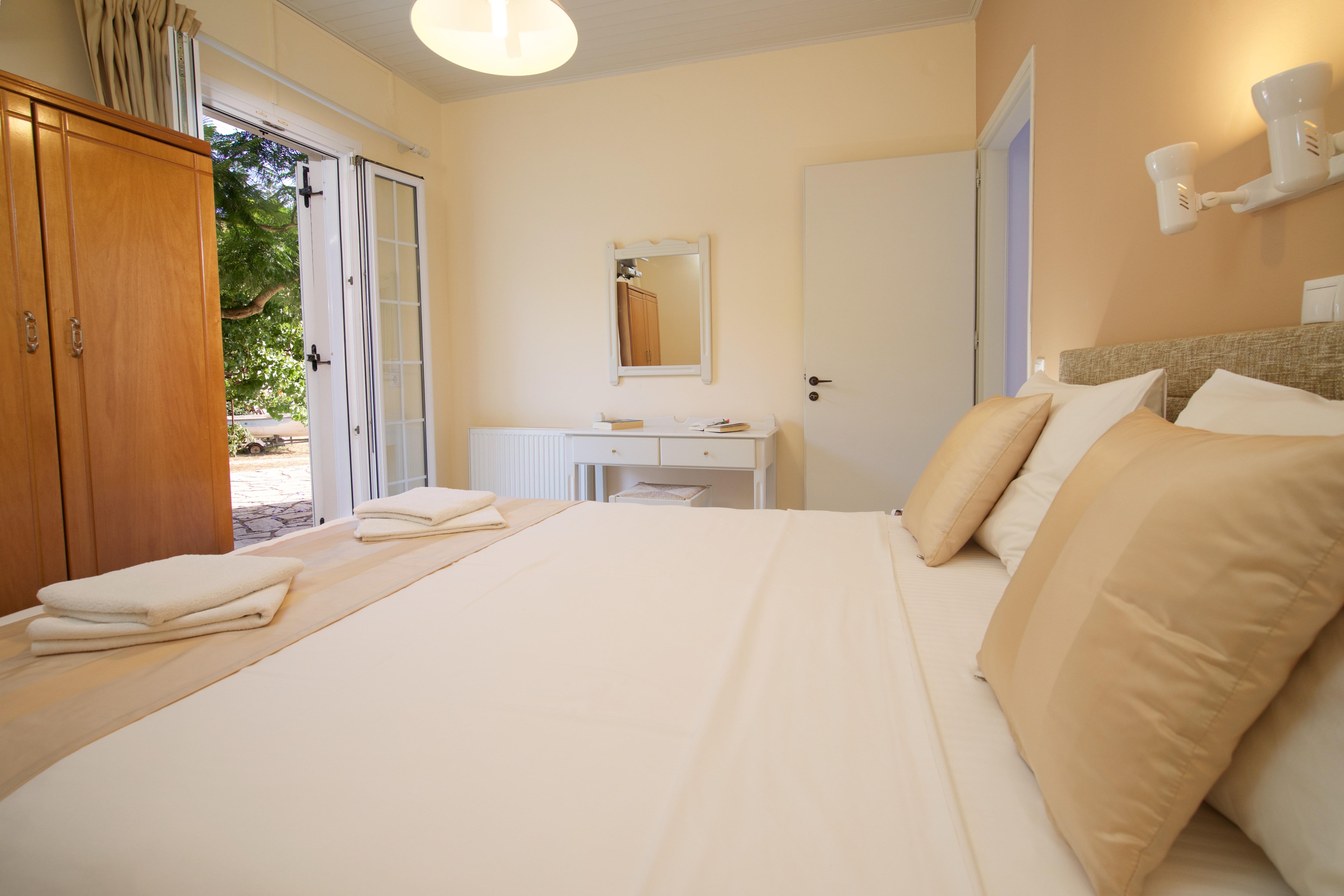 Studios Vrionis Panoramic Sunset Mesovounia  Ngoại thất bức ảnh